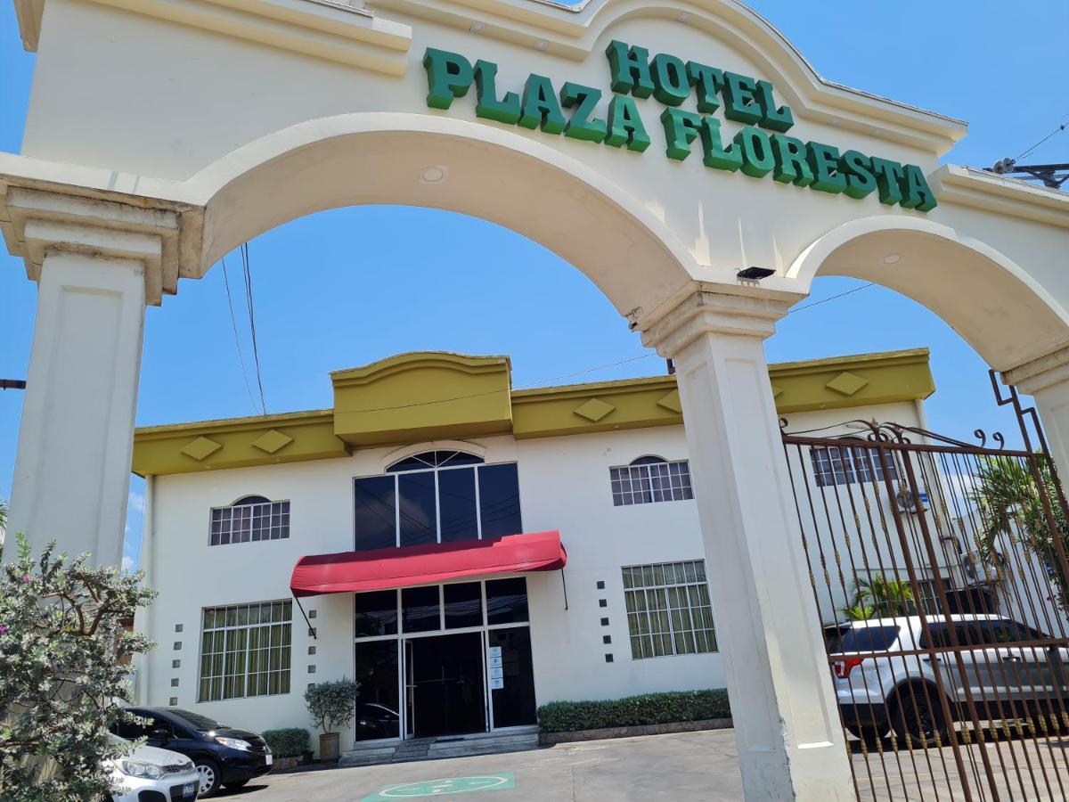 Hotel Plaza Floresta Сан Мигел Екстериор снимка